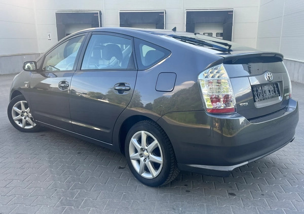 Toyota Prius cena 26999 przebieg: 212800, rok produkcji 2008 z Lwówek małe 529